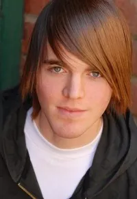 영화배우인 셰인 도슨의 대표 이미지