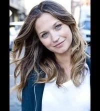 영화배우인 바네사 레이의 대표 이미지