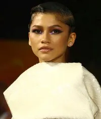 영화배우, 가수인 젠데이아 콜먼의 대표 이미지