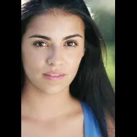 영화배우인 올가 세구라의 대표 이미지