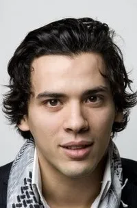 영화배우인 튜픽 잘랍의 대표 이미지