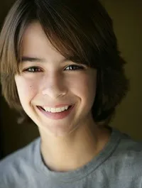 영화배우인 브릿저 재디나의 대표 이미지