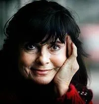 영화배우인 크리스티 발라스바라의 대표 이미지