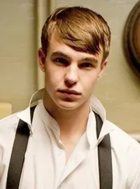 영화배우인 니코 미랄레그로의 대표 이미지