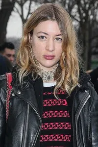 영화배우인 시그리드 부아지즈의 대표 이미지