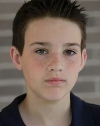 영화배우인 콜린 맥케치니의 대표 이미지