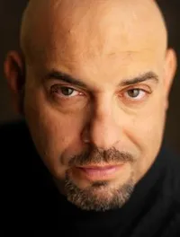 영화배우인 제이 윌릭의 대표 이미지