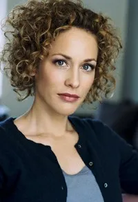 영화배우인 클라우디아 히르쉐의 대표 이미지