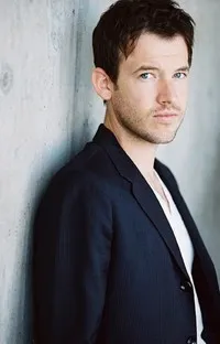 영화배우인 랜달 에드워즈의 대표 이미지