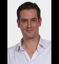 영화배우인 탕기 파스투로의 대표 이미지