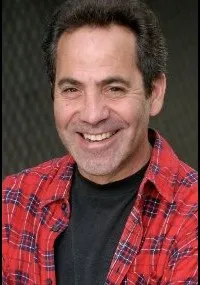 영화배우인 래리 토마스의 대표 이미지