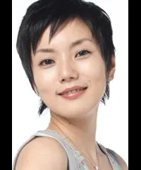 영화배우인 타카쿠 치구사의 대표 이미지