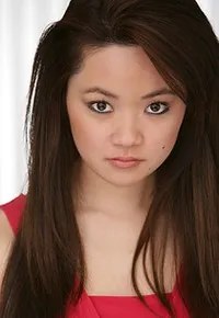 영화배우인 코트니 문의 대표 이미지