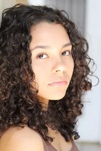 영화제작자인 체옌 헤인즈의 대표 이미지