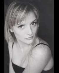 영화배우인 샬리 브루노의 대표 이미지