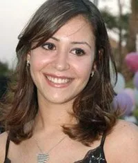 영화배우인 메나 샬라비의 대표 이미지