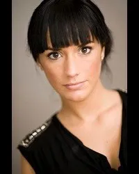 영화배우인 레일라 데니오의 대표 이미지