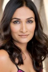 영화배우인 미라 심한의 대표 이미지