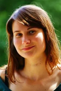 영화배우인 크리스티나 플루터의 대표 이미지