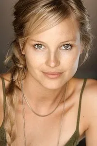 영화배우인 앰버 클레이튼의 대표 이미지