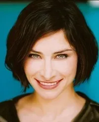 영화배우인 조이 태너의 대표 이미지