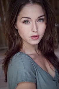 영화배우인 나탈리 크릴의 대표 이미지