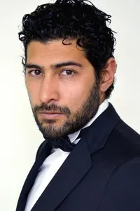 영화배우인 이아니스 게레로의 대표 이미지