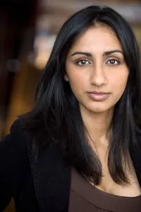 영화배우인 키란 디올의 대표 이미지