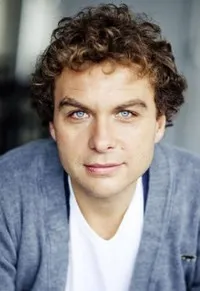 영화배우인 파트리스 뒤부아의 대표 이미지