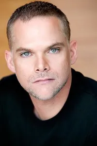 영화배우인 로렌스 블럼의 대표 이미지