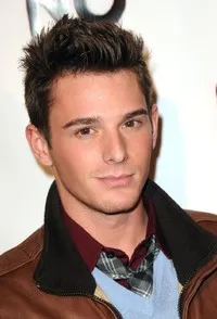 영화배우, 모델인 브렌트 코리건의 대표 이미지