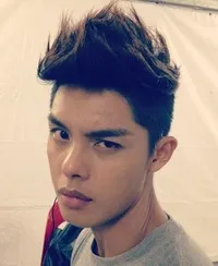 영화배우인 허량우의 대표 이미지