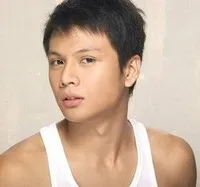 영화배우인 커비 자모라의 대표 이미지