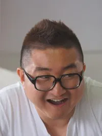 영화감독인 백승기의 대표 이미지