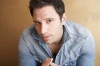 영화배우인 퀸시 던-베이커의 대표 이미지