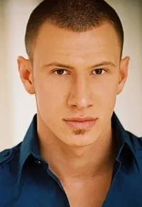 영화배우인 브렌턴 더플레시의 대표 이미지