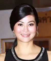 영화배우인 수쿠안 불라쿨의 대표 이미지