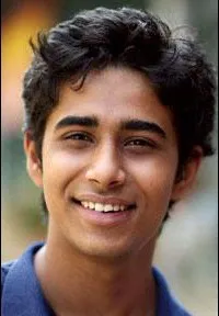 영화배우인 수라즈 샤르마의 대표 이미지