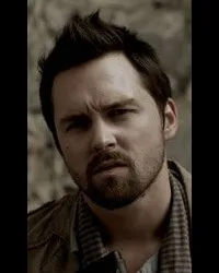 영화배우인 닐 린포의 대표 이미지