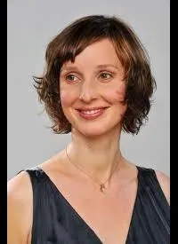 배우인 알렉산드라 마이어한스의 대표 이미지