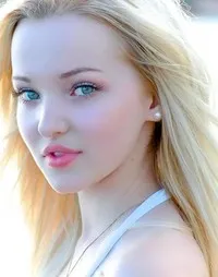 영화배우인 도브 카메론의 대표 이미지