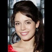 영화배우인 알리 코브린의 대표 이미지