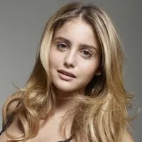 영화배우인 소피 레인 커티스의 대표 이미지