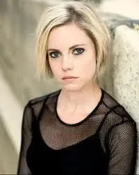 영화배우인 릴리 홀만의 대표 이미지