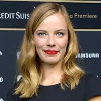 영화배우인 사스키아 로젠달의 대표 이미지