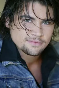 영화배우인 체즈 스타벅의 대표 이미지