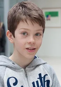 영화배우인 마스 브론쿠이젠의 대표 이미지