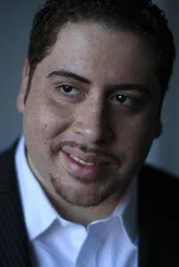 영화배우인 빅터 크루즈의 대표 이미지