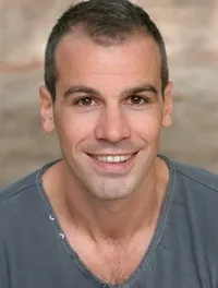 영화배우인 제롬 티볼트의 대표 이미지