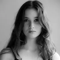 영화배우인 앨리스 엔글레르트의 대표 이미지